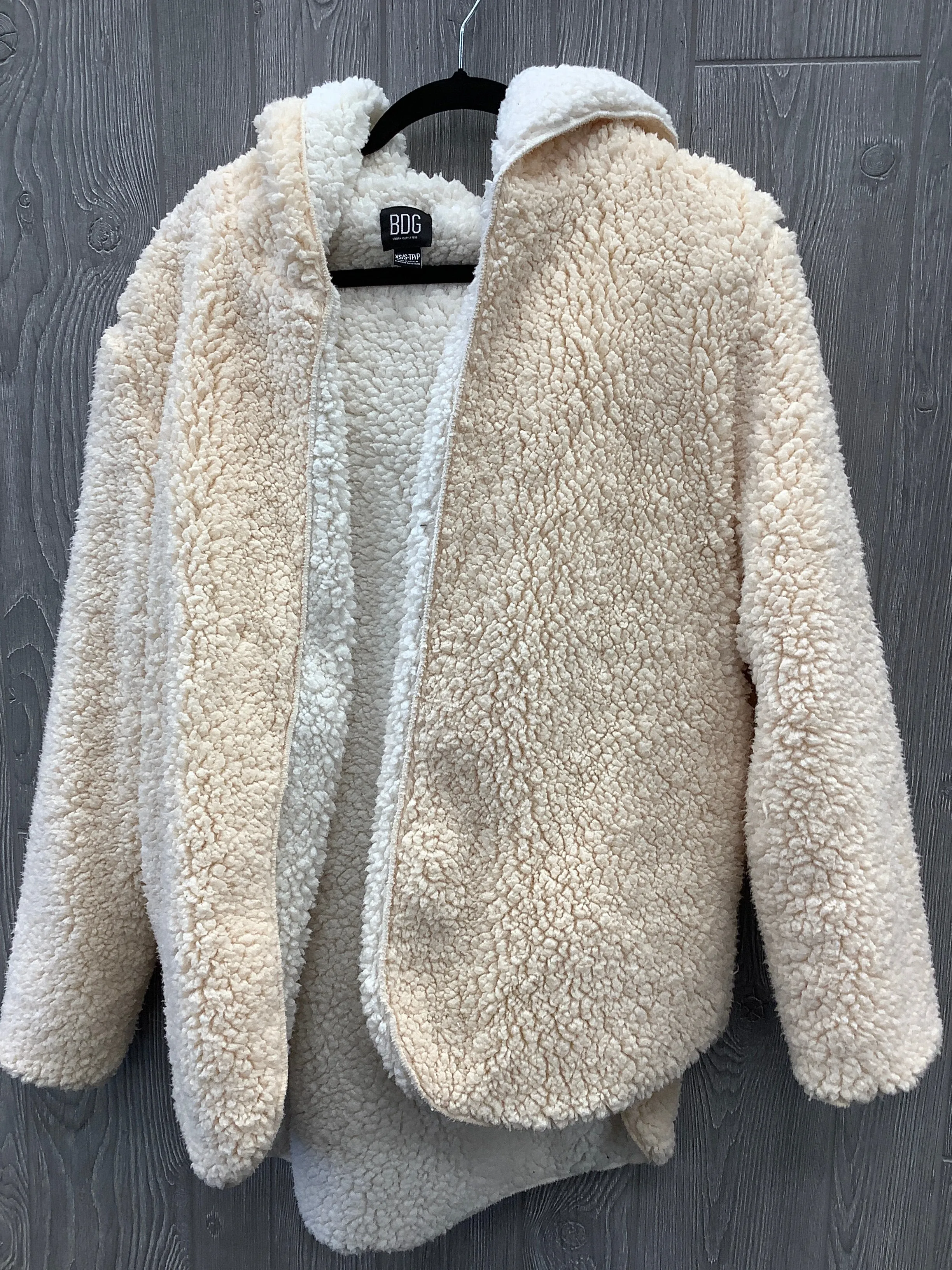 Coat Faux Fur & Sherpa By Bdg In Cream, Size: S