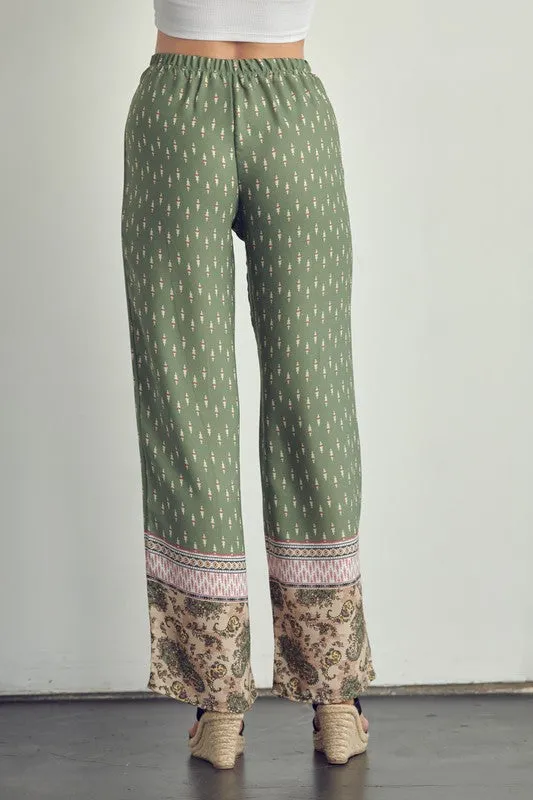 Elastic waist palazzo pants in ethnic print