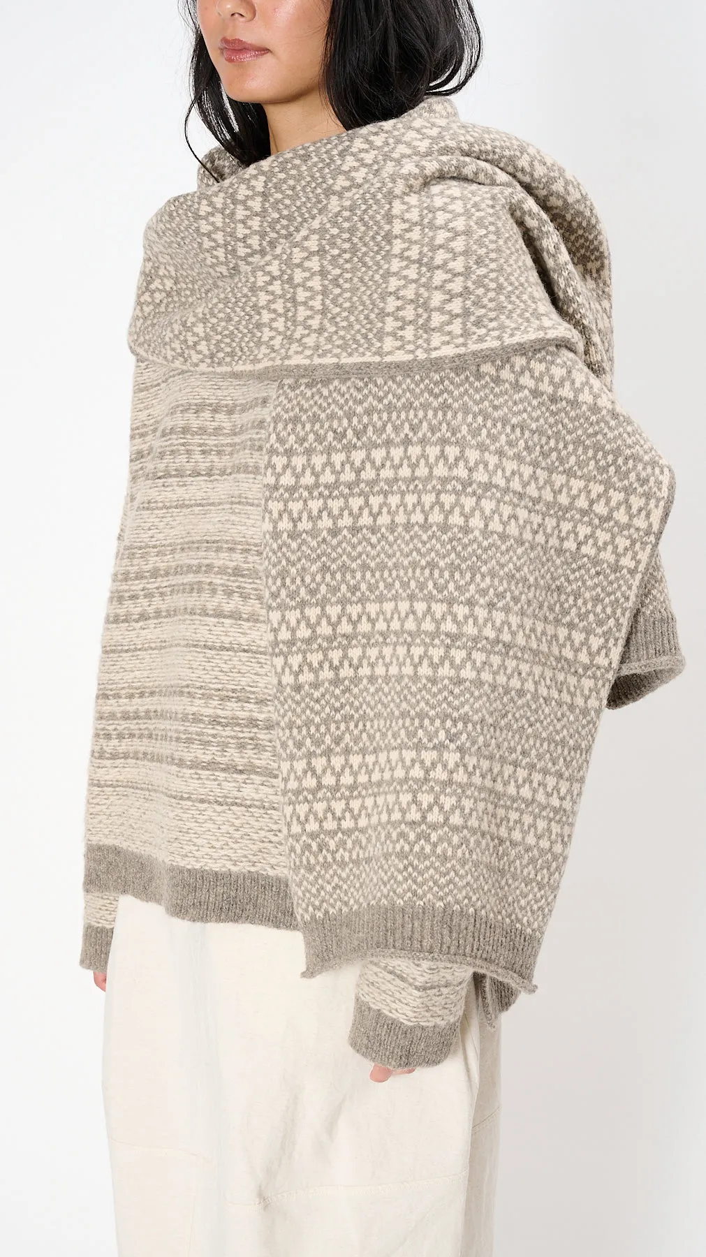 Jacquard Scarf in Rock / Alabaster