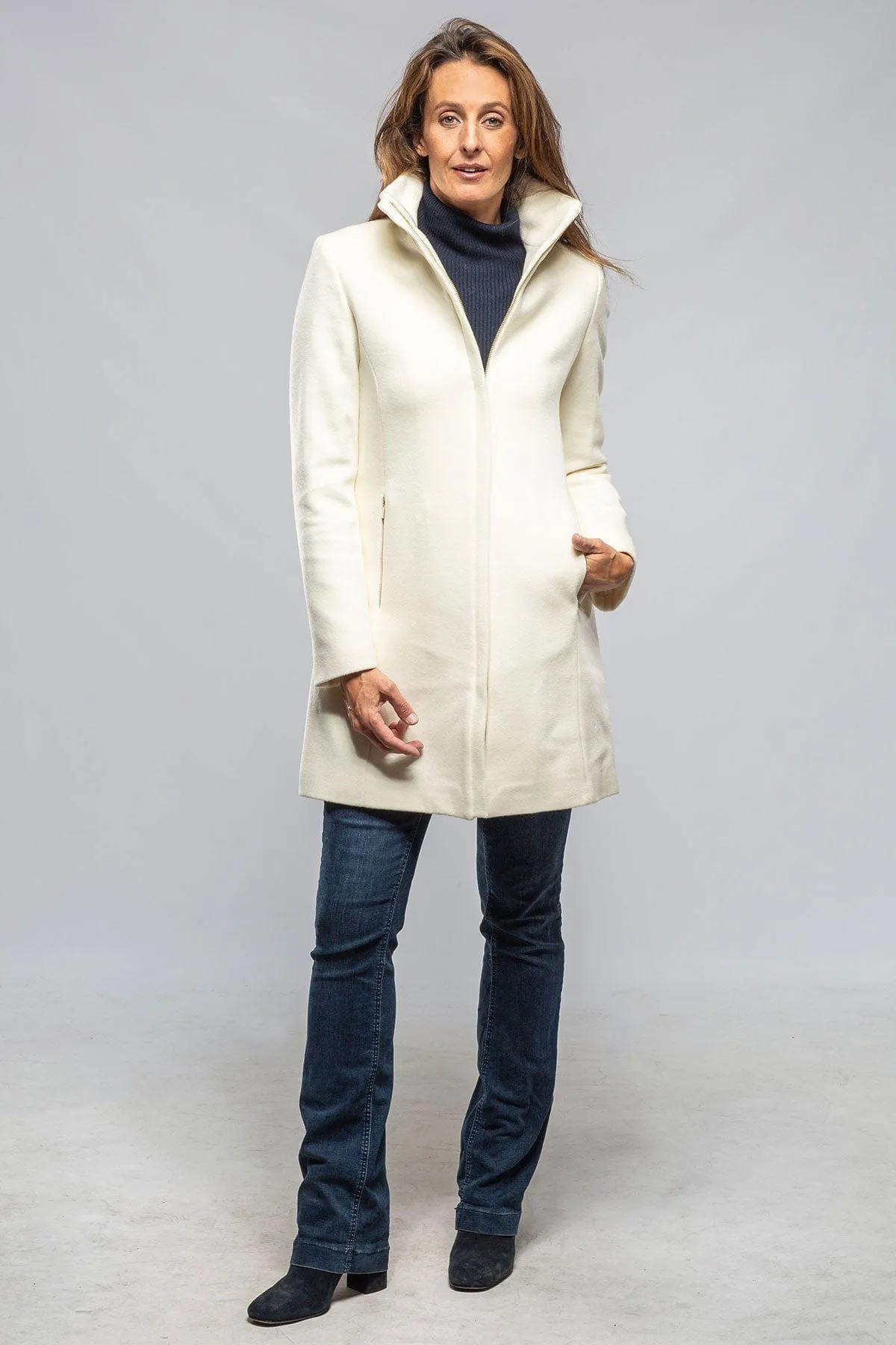 Lili Virgin Wool Coat In White